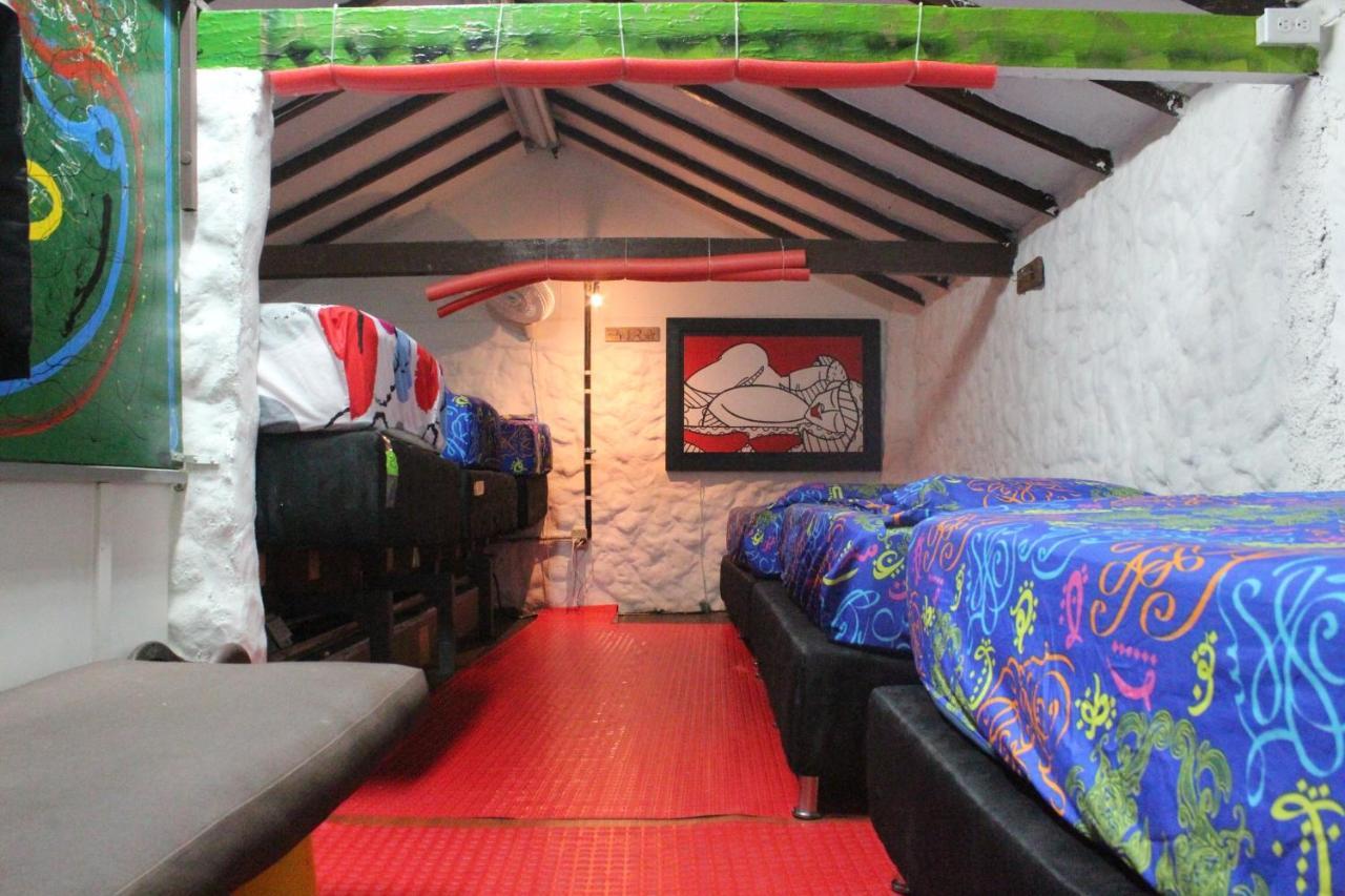 Mila Hostel Medellin Exterior photo